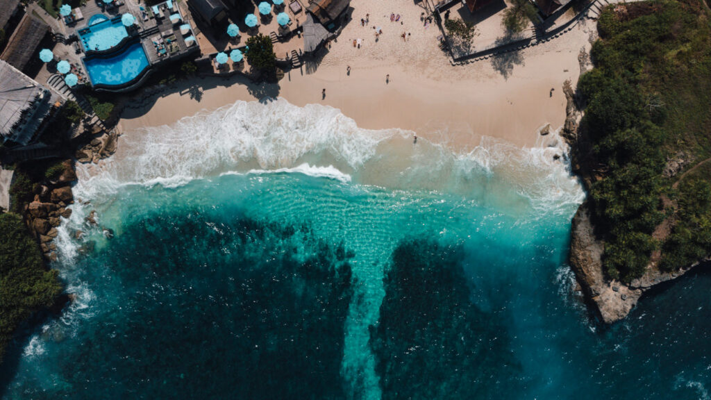 Drohnenaufnahme vom Dreambeach auf Nusa Lembongan