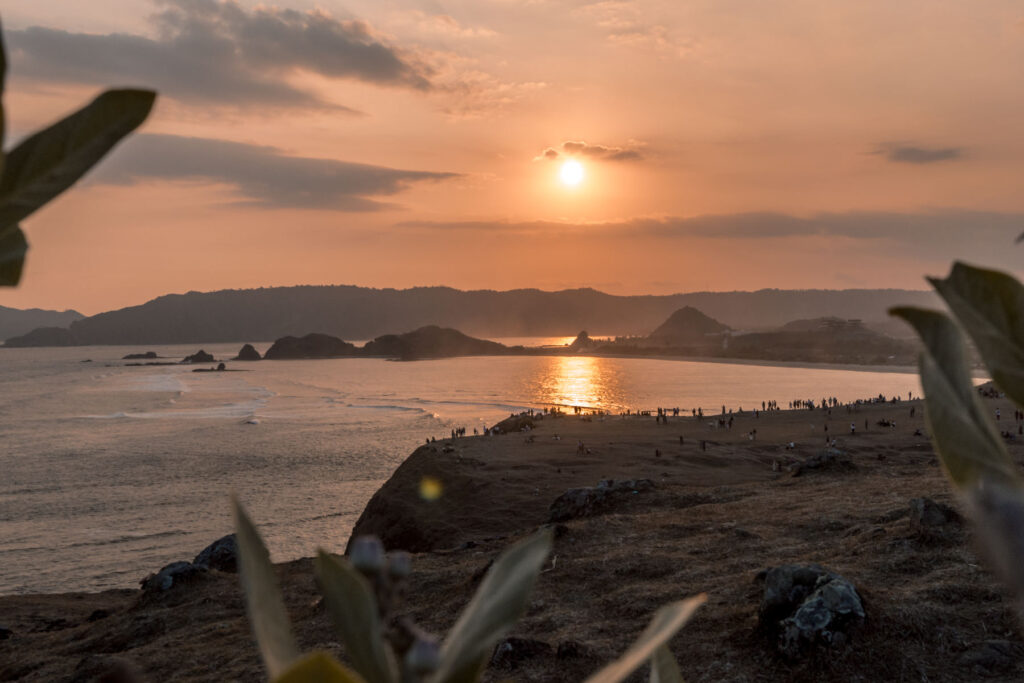 Sonnenuntergang vom Aussichtspunkt Bukit Merese auf Lombok