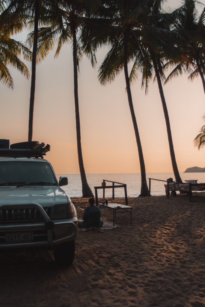 Sonnenaufgang am Ellis Beach in Queensland