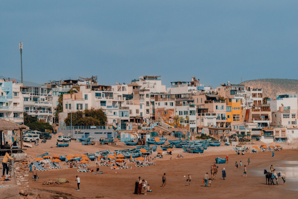 Bucht und Strand von Taghazout in Marokko