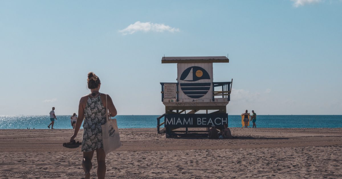 Julia am Strand von Miami Beach in der USA