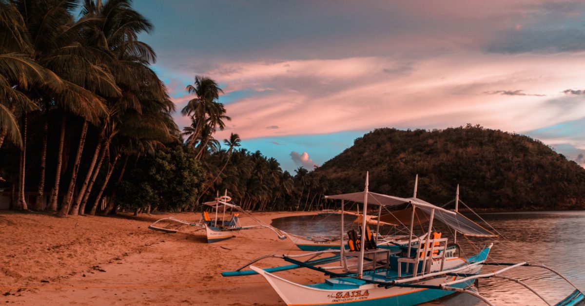 Sonnenuntergang am Ocam Ocam Strand auf Busuanga