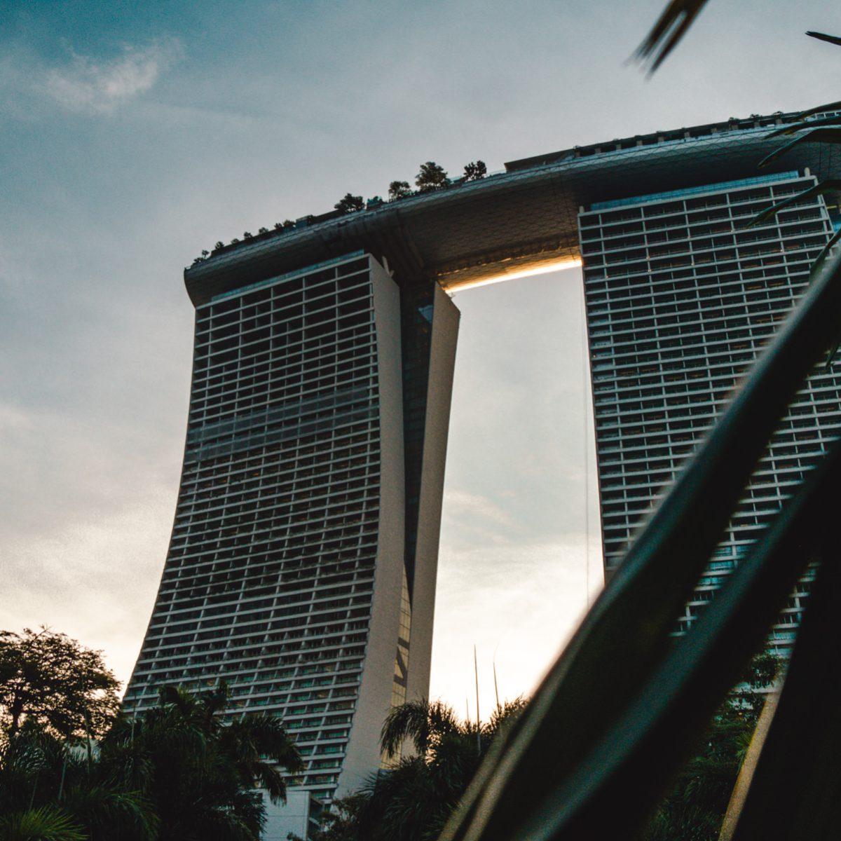 Blick auf das Marina Bay Sands Hotel in Singapur