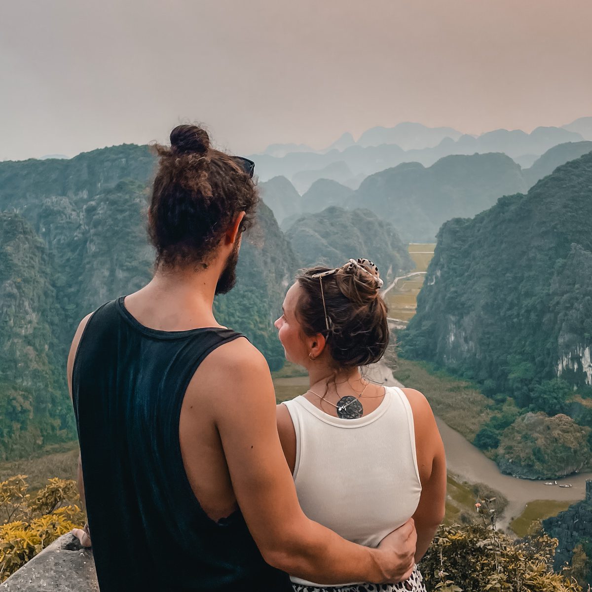 Wir auf dem Aussichtspunkt in Ninh Binh