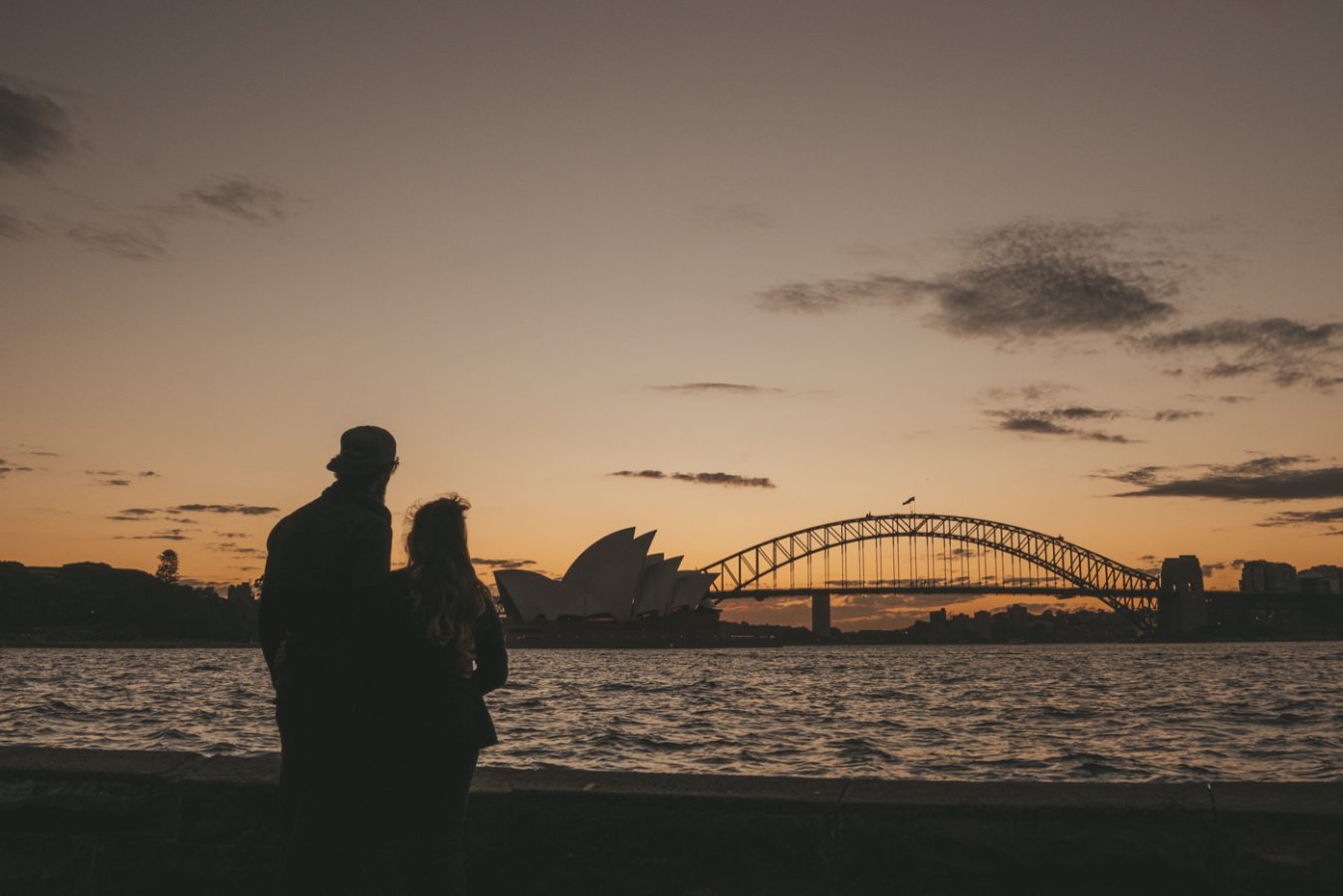 Wir blicken auf das Opera House zum Sonnenuntergang